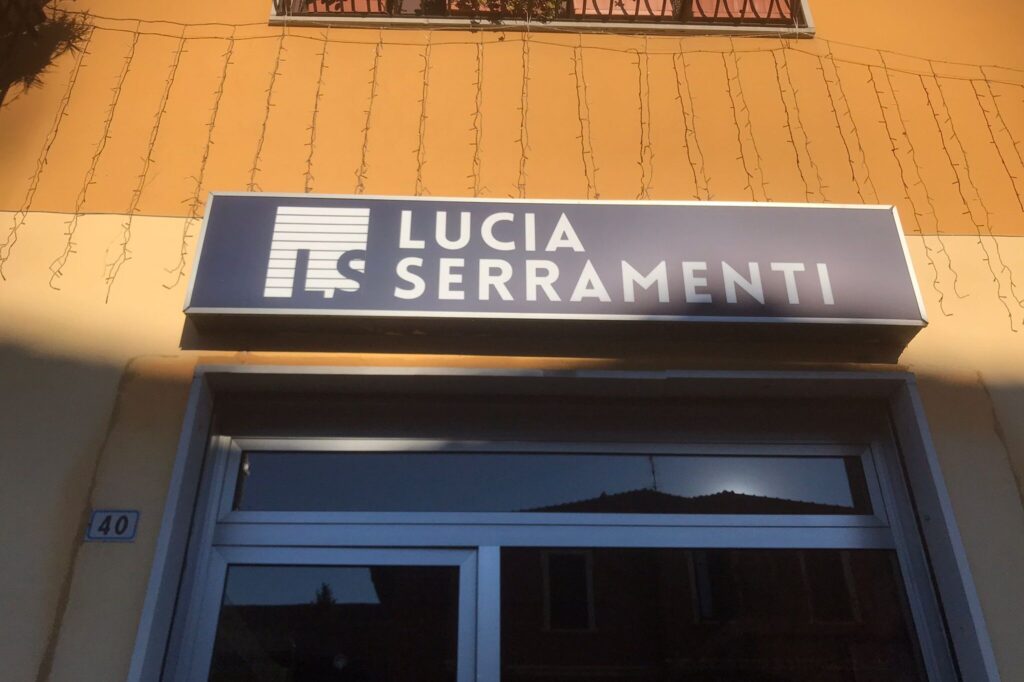 insegna lucia serramenti